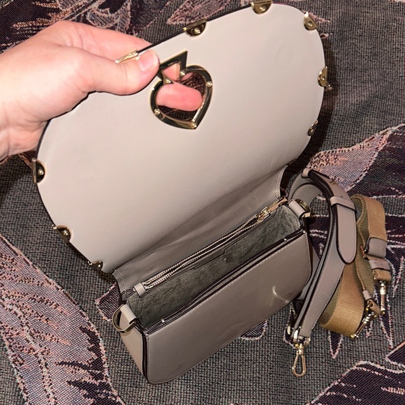 Kate Spade Beige Crossbody Bag with Gold Accents - Picture 3 of 4